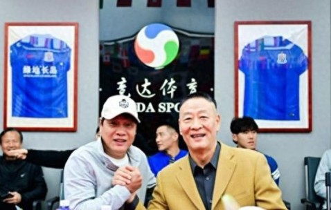 kaiyun-你踢你的苏超、我玩我的街超，上海16区相继吹响社会足球新玩法的冲锋号角|松江|红双喜杯|上海市|足球争霸赛|浙江省城市足球联赛_新浪体育_新浪新闻